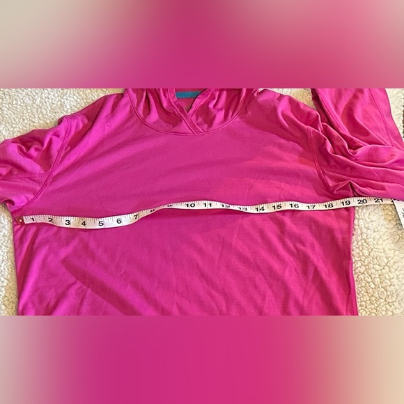 Hot Chillys Women’s long sleeve hooded Top with thumb holes New With Tag size M - Picture 6 of 10